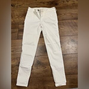 American Eagle 6 Short White Jegging